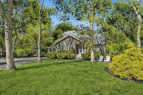 71 Bridies Path, Southampton, NY 11968