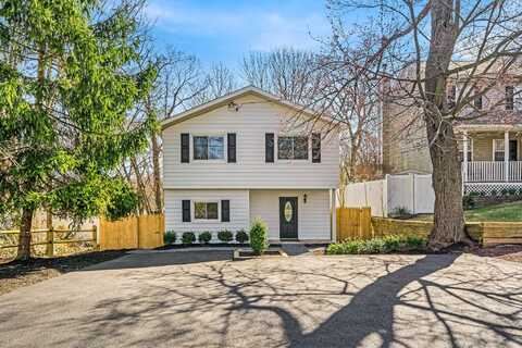 61 Zenith Road, Rocky Point, NY 11778