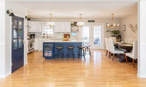 14 Rachel Drive, Kennebunk, ME 04043