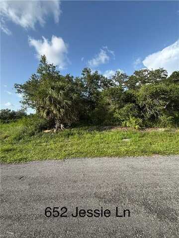 652 Jessie, LEHIGH ACRES, FL 33972