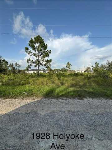 1928 Holyoke, LEHIGH ACRES, FL 33972