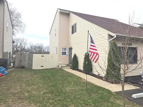 27w119 Cooley Avenue, Winfield, IL 60190
