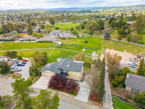 1042 Vista Grande Street, Paso Robles, CA 93446