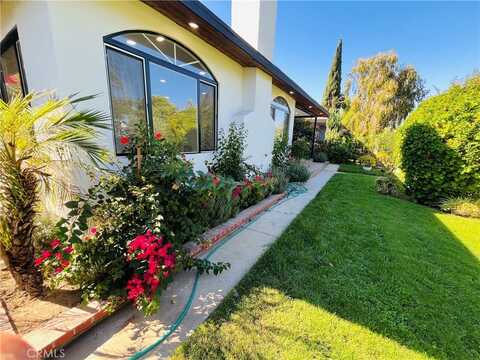 6927 Lindley Avenue, Reseda, CA 91335