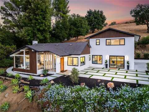 9425 Gierson Avenue, Chatsworth, CA 91311