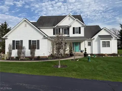 25 Pine Villa Trail, Aurora, OH 44202