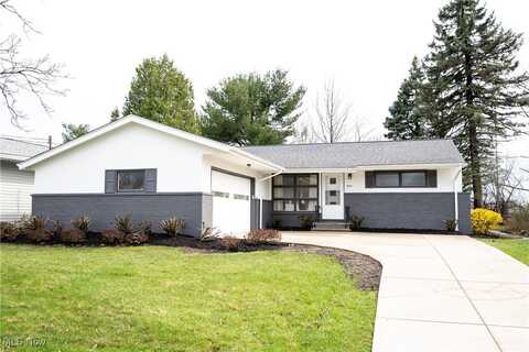 20604 Alameda Parkway, Highland Hills, OH 44128