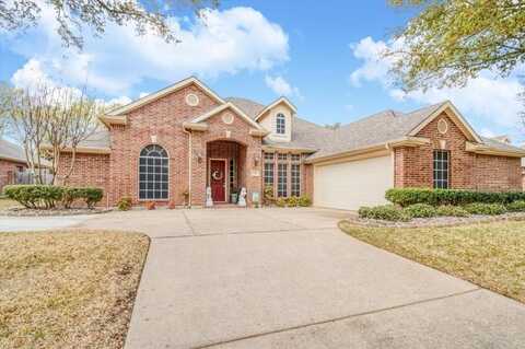 8200 Summerleaf Drive, Arlington, TX 76001
