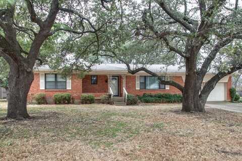 415 Degan Avenue, Lewisville, TX 75057