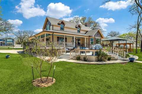810 Kiowa Drive E, Gainesville, TX 76240