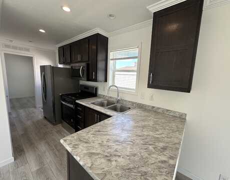 12 Canal, Pontiac, MI 48341