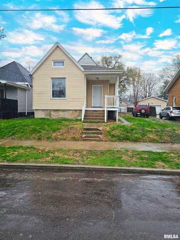 909 E MCCLURE Avenue, Peoria, IL 61604