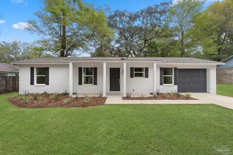 6611 Wonderlake Rd, Pensacola, FL 32526