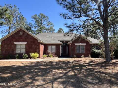 7 Raleigh Drive, Pinehurst, NC 28374