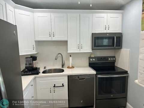 7410 NW 1st St, Margate, FL 33063