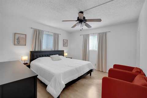 257 S Cypress Rd, Pompano Beach, FL 33060