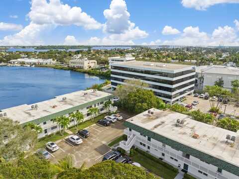 2800 Indian River Boulevard, Vero Beach, FL 32960