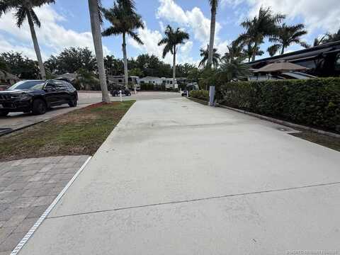 269 NW Hazard Way, Port Saint Lucie, FL 34986