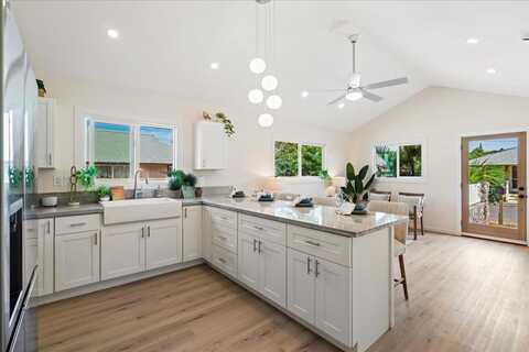 1590 Ono St, Wailuku, HI 96793