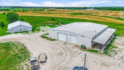 1389 Co Rd 2470, Huntsville, MO 65259