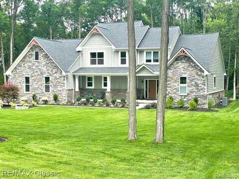 2323 Canterwood, Highland, MI 48357