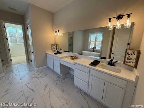 2323 Canterwood, Highland, MI 48357