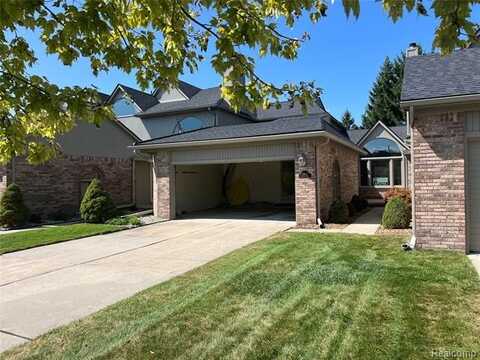 51433 FOX HILL Trail, Chesterfield, MI 48047