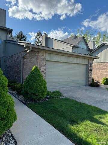 51433 FOX HILL Trail, Chesterfield, MI 48047