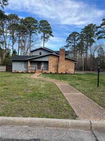 8 Butler Place, Newport News, VA 23606
