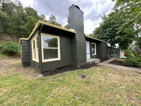 1349 NE BROOKLYN AVE, Roseburg, OR 97470