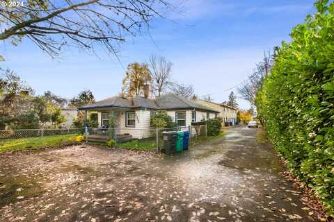 2309 SE 90TH AVE, Portland, OR 97216