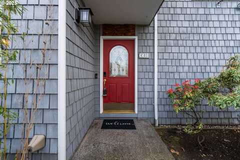 601 N TOMAHAWK ISLAND DR, Portland, OR 97217