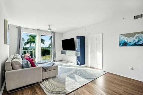 802 W Windward Way, Lantana, FL 33462