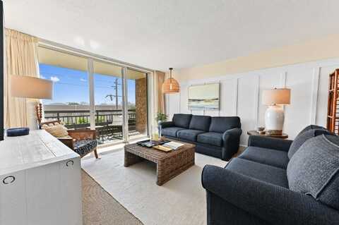 555 NW 4th Avenue, Boca Raton, FL 33432