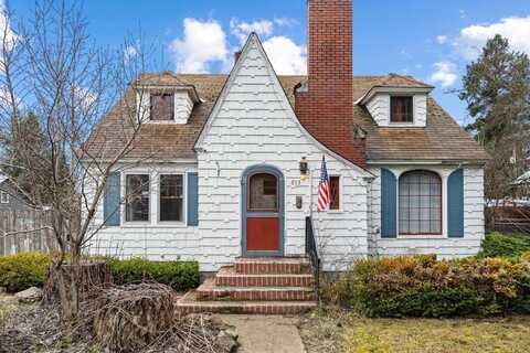 813 W 2nd St, Newport, WA 99156