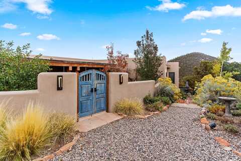 72 Happy Trails, Santa Fe, NM 87505