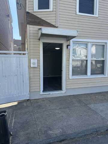 32 S Bellevue Ave Ave, Atlantic City, NJ 08401