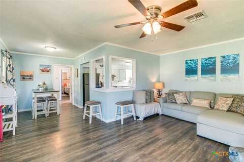 243 E Magnolia Avenue, Aransas Pass, TX 78336