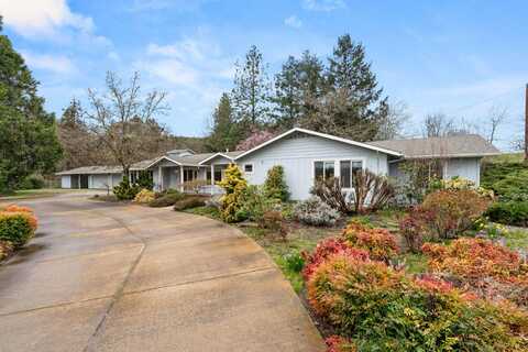 3255 Pioneer Road, Medford, OR 97501