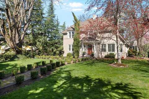 1711 E Main Street, Medford, OR 97504