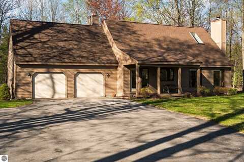 9750 Amidon Drive, Traverse City, MI 49685
