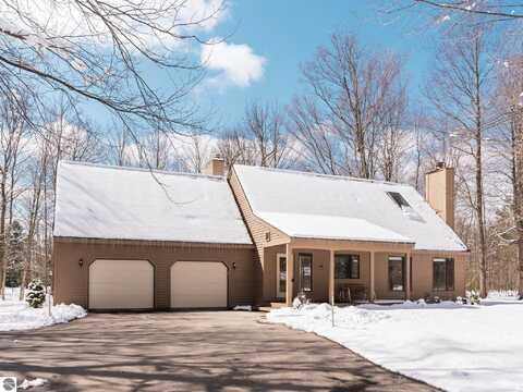 9750 Amidon Drive, Traverse City, MI 49685