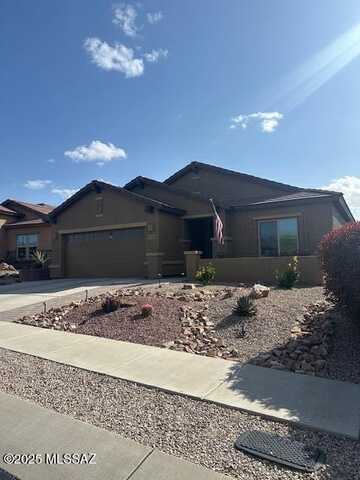 13962 E Huppenthal Boulevard, Vail, AZ 85641