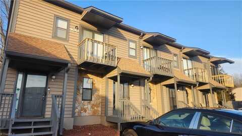 400 Vista Circle, Winston Salem, NC 27106