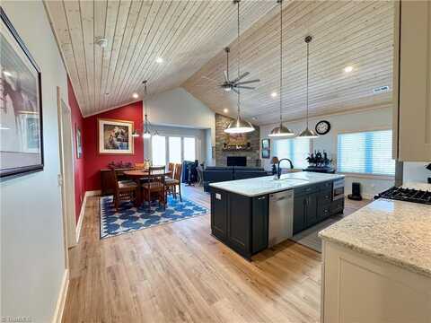 54 Paynes Court, Roaring Gap, NC 28668