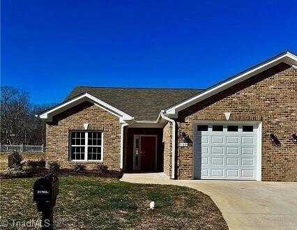 122 Sanderlyn Court, Eden, NC 27288