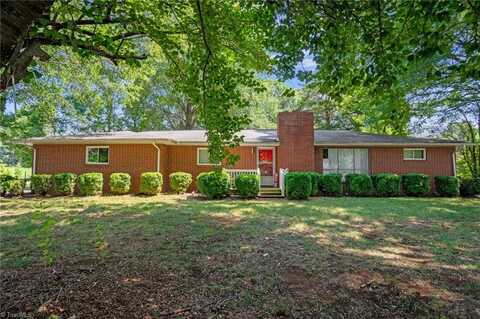 5745/5755 Reynolda Road, Winston Salem, NC 27106