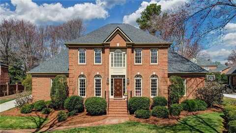 2916 Starmount Farms Drive, Greensboro, NC 27408