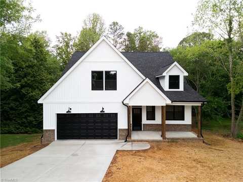 400 Cotswold Lane, King, NC 27021