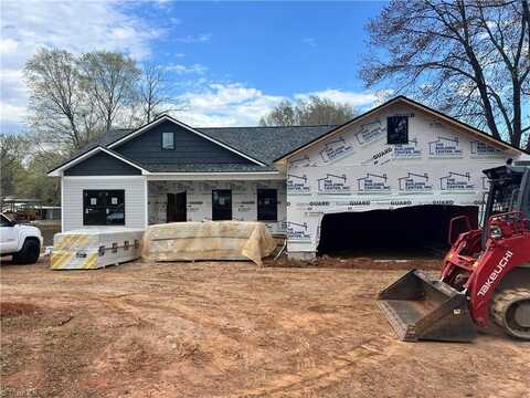 2927 Nc Highway 66 S, Kernersville, NC 27284